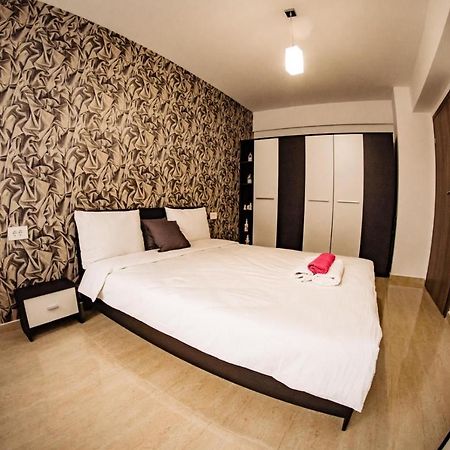 Apartment Gabriela'S Home Oradea Exterior foto