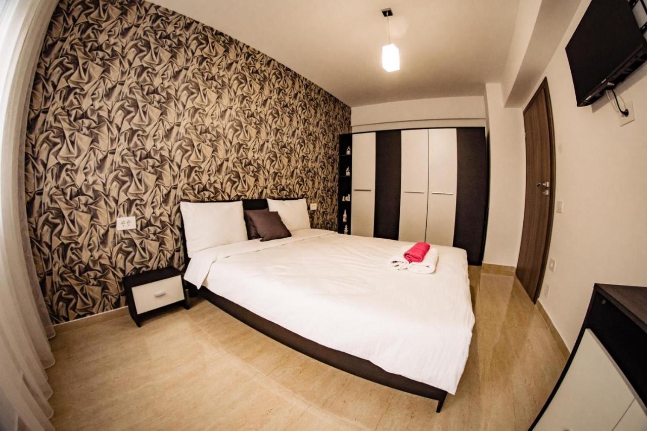 Apartment Gabriela'S Home Oradea Exterior foto